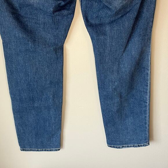 Old Navy Medium Wash High Rise Power Slim Distressed Straight Jean Size 14 - Picture 10 of 11